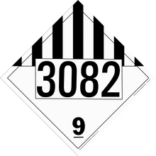 Hazardous materials placard with number 3082 and class 9 designation.